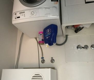 Excellent location New York Style one bedroom unit - Photo 4