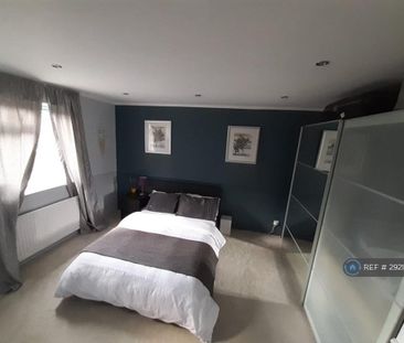 2 bedroom end of terrace house to rent - Photo 4
