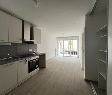 location Appartement T2 DE 38.79m² À DEVILLE LES ROUEN - Photo 2