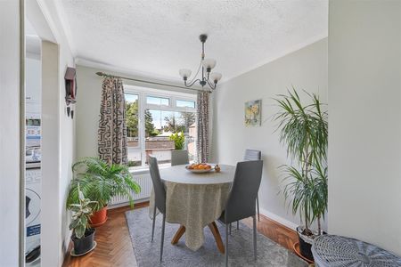 To Let 2 Bed Maisonette - Upper - Photo 5