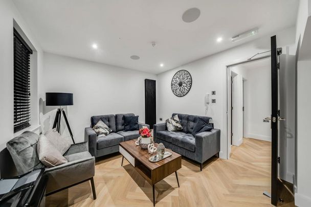 6 bedroom house to rent - Photo 1