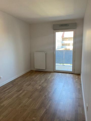 Appartement - T4 - TARARE - Photo 2