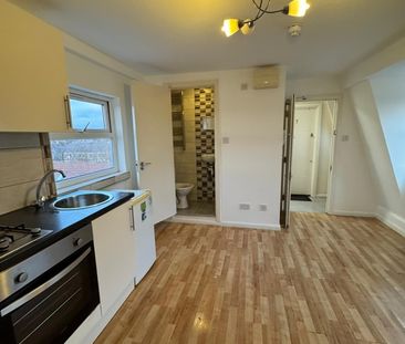 Studio Flat, Downs Road, E5 - Photo 2