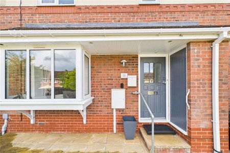 2 bedroom terraced house to rent - Photo 2