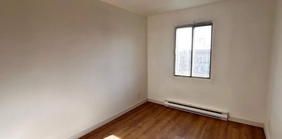 2 CH - 1 SDB - Montreal - $1,100 /mo - Photo 2