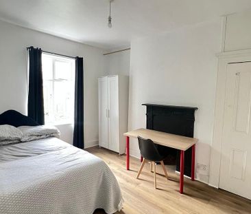 8 bedroom terraced house to rent - Photo 4