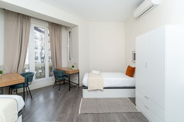 Calle de Blasco de Garay, Madrid, Community of Madrid 28015 - Photo 1