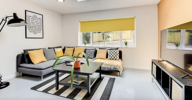 8 bedroom house to rent - Photo 1