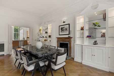 Traditional townhouse in the heart of Kensington - Photo 2