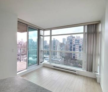 Pet Friendly - 1 Bed 1 den 1 bath Downtown Stanley Park - Photo 1