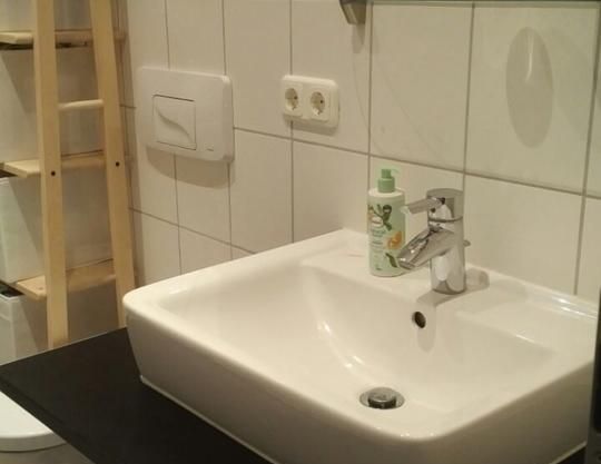 Schöne, voll möblierte 2-Zimmer-Wohnung mit Balkon in Leipzig - Photo 1