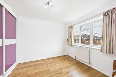 3 bedroom House in Cranbrook Drive, Maidenhead - Photo 2