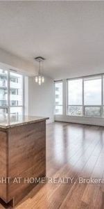 Modern spacious feel yonge/eglinton parking/locker included! - Photo 4