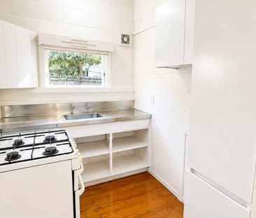 Character & Comfort in Mount Eden - Photo 1