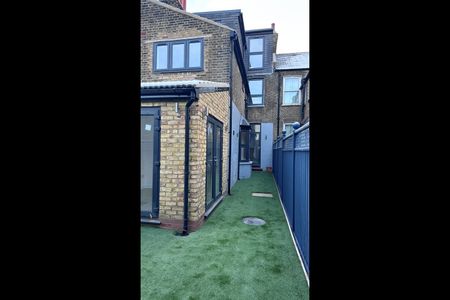 Room in a Shared House, Aloa Road, SE8 - Photo 5