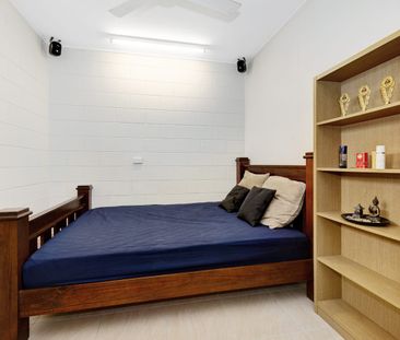 Spacious Family Home in Cranbrook with Large Family Room - Photo 3