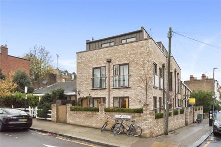 A beautifully presented two-bedroom flat with outdoor living across two floors. - Photo 3