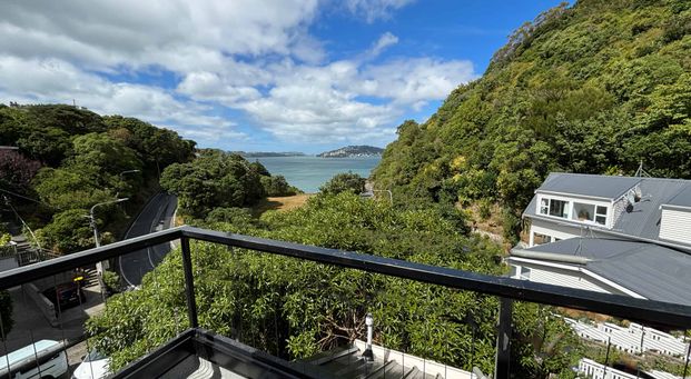 Khandallah, 3 bedrooms - Photo 1