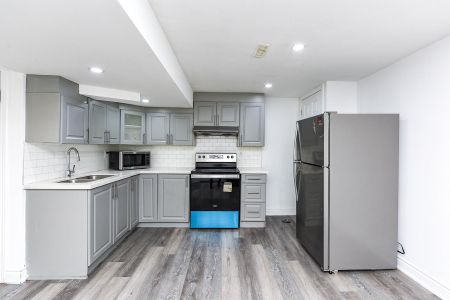 For Lease - 14 Paramount Place, Brampton, Ontario - Photo 5