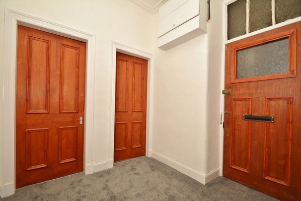 To Let 2 Bed Flat - Photo 1