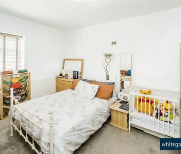 3 bedroom end of terrace house to rent - Photo 6