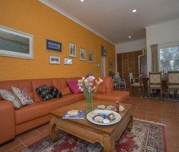 Character home in sought after location - Photo 4