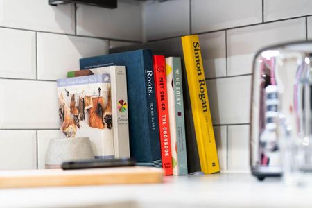 6 bedroom terraced house to rent - Photo 3