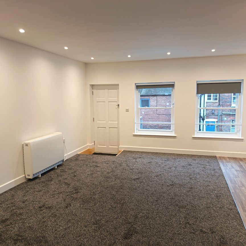 Dolphin Square, Tring - Photo 1