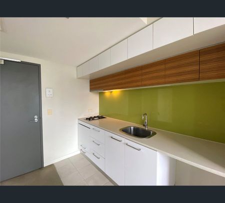 2811B/100 Harbour Esplanade, Docklands, Vic 3008 - Photo 2