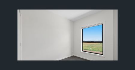 Modern 4-Bedroom Family Home in Prime Location - Photo 2