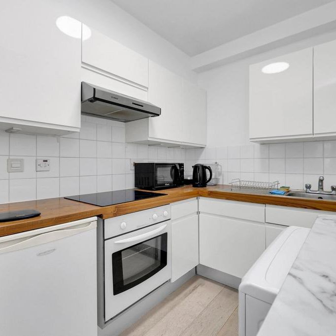 Studio to rent - Photo 1
