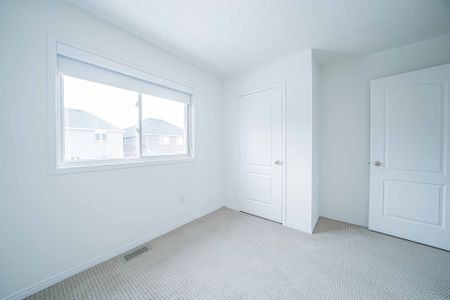 For Lease - 344 Castlemore Avenue, Markham, Ontario - Photo 4