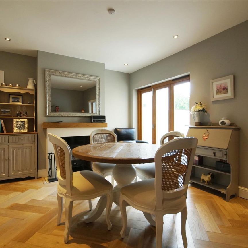 A 2 Bedroom House in Leckhampton GL53 0EJ - Photo 1