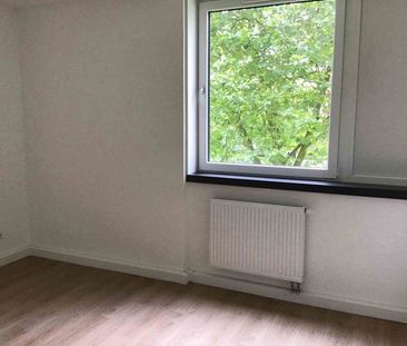 Modernisierte 3-Zimmer-Wohnung mit Balkon! - Photo 1