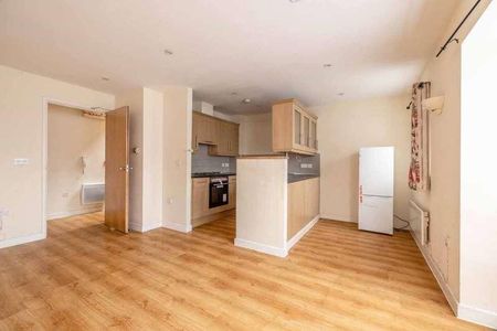 Upton Park, Slough, SL1 - Photo 2