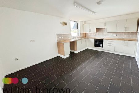 Notley Green - Photo 4