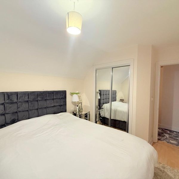 Bramshott Place, Fleet - 2 bedrooms Property for lettings - Seymours - Photo 1