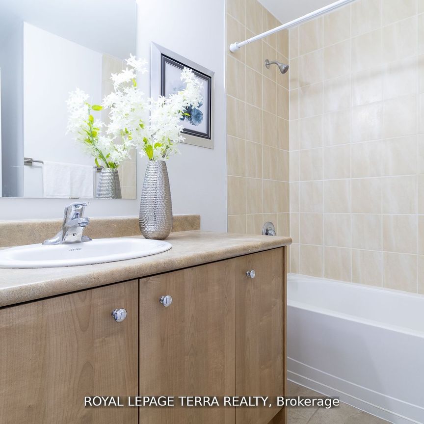 For Lease - 8 Graywardine Lane, Ajax, Ontario - Photo 1