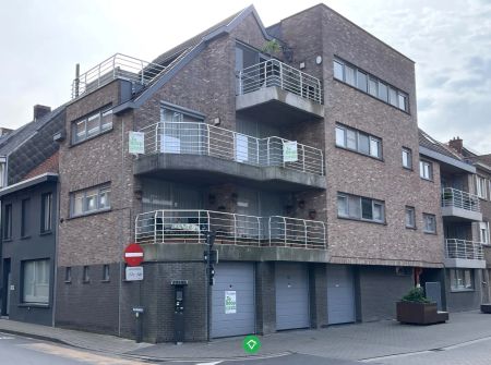 Appartement met 2 slaapkamers, terras en garage te centrum Roeselare - Photo 5