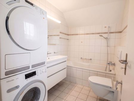 Top-Preis! Geräumige 4.5-Zimmer-Dachwohnung in Frenkendorf - lichtd... - Photo 4