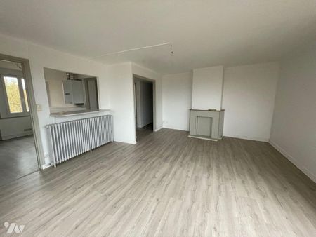 Appartement entièrement rénové disponible à la location. Avec ses 78 m2, il vous offre un espa... - Photo 3