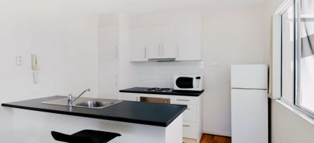 3 Bedroom Townhouse Grote St (1 bathroom) - Photo 5