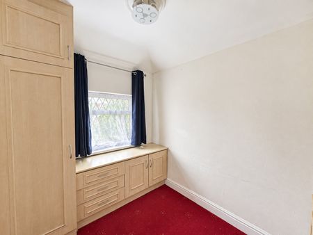 3 Bed Semi-Detached House, Gresham Road, TW3 - Photo 4
