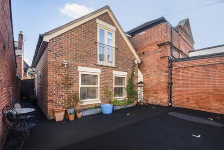 2 bedroom detached house to rent - Photo 5