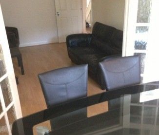 FOUR BEDROOM-2 BATHROOMS-NEWLY REFURBISHED-5 MINS FROM BCU-£80 P/W... - Photo 1
