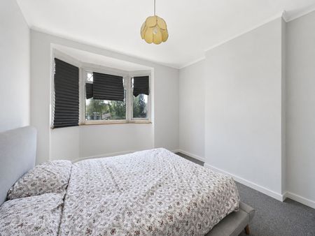 Bond Road, Mitcham, CR4 - Photo 2