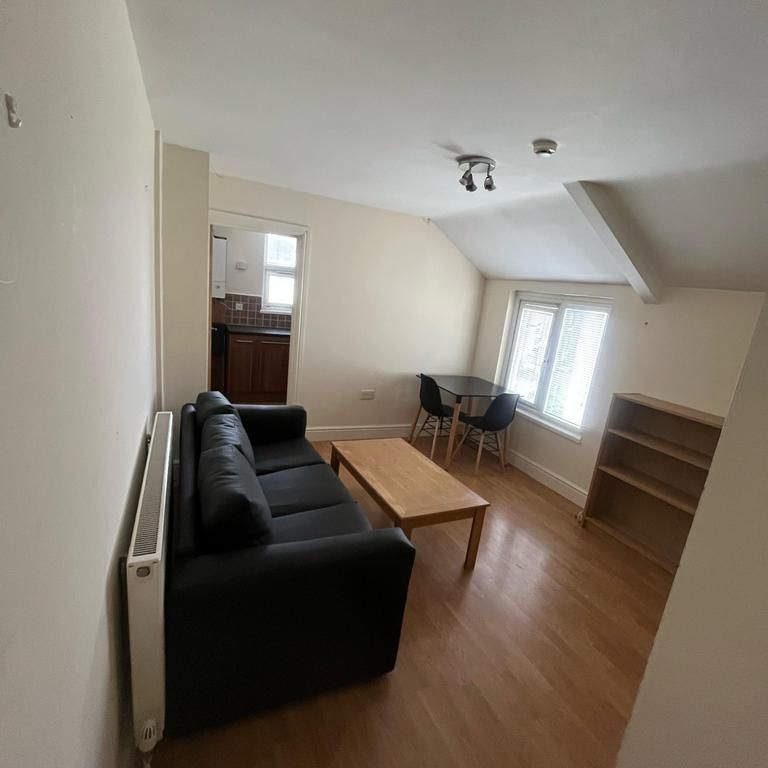 1 bedroom flat to rent - Photo 1