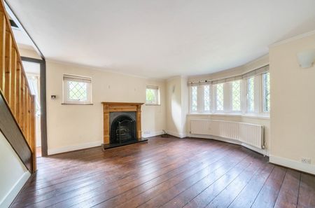 Detached House to rent - Holwood Park Avenue, Orpington, BR6 - Photo 2