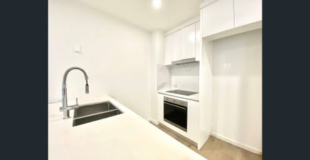 Spacious Amazing 2 Bedroom Apartment READY TO MOVE IN! - Photo 4