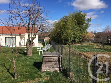 Location Maison 4 pièces 102m² AIGUEPERSE 63260 - Photo 5